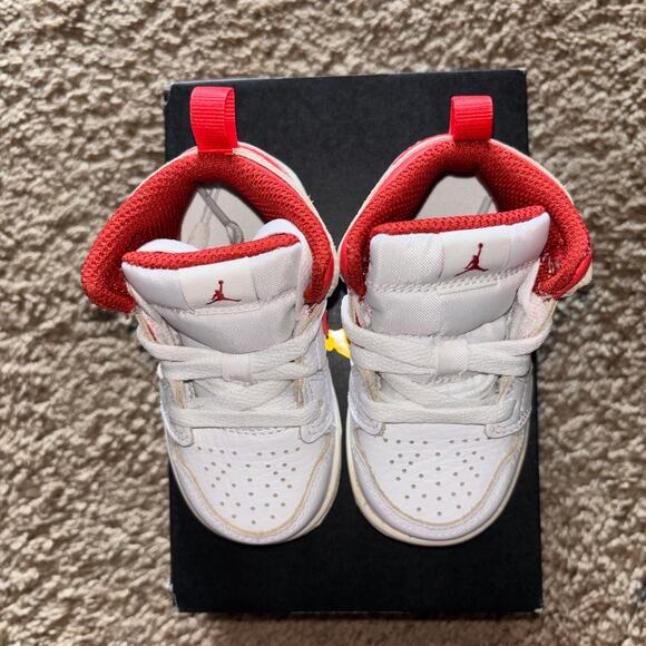 Jordan Toddlers 1 Mid Basketball Sneakers 5C White/Dune Red/Sail/Lobster - Picture 3 of 8